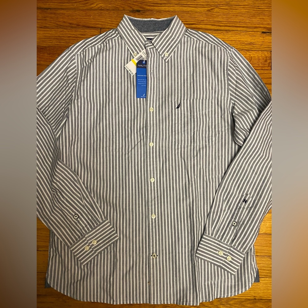 NEW! Nautica Gray and White Striped Button down Casual Shirt Size Medium Easter